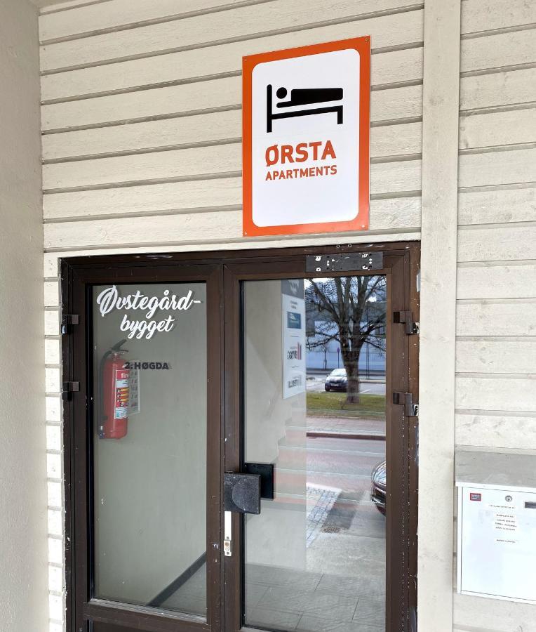 Orsta Hostel Buitenkant foto